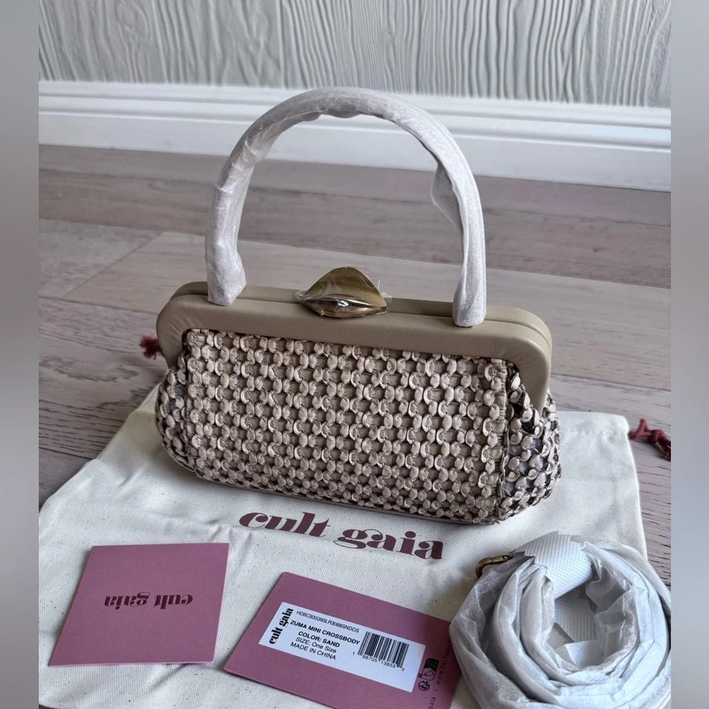 NEW CULT GAIA ZUMA MINI CROSSBODY BAG
$458 SAND WOVEN LEATHER - Picture 4 of 10